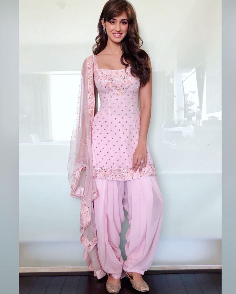 Contemporary Vibes, Comfortable Styles- Punjabi-style Outfits For Your  Wardrobe | Kalki fashion Blogs